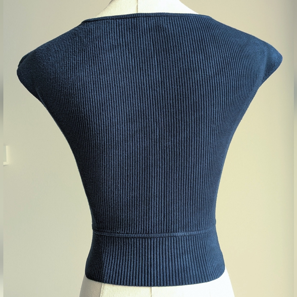 Wilfred Ribbed Cutout Top - Picture 2 of 8